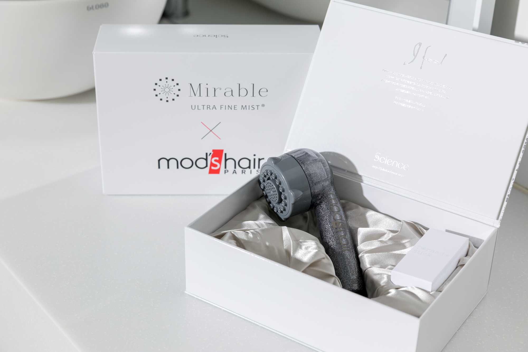 サイエンスとモッズ・ヘア共同開発のプロ仕様ミラブルシャワーヘッド新発売。オリジナルBOX入りでプレゼントにも最適。